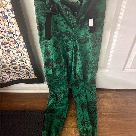 NWT! Zelda Hyrule Cargo Pants - Picture 7 of 7